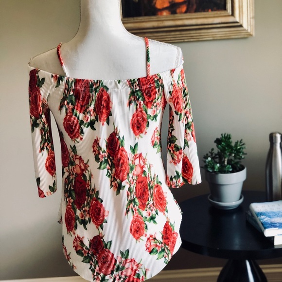 🆕 FLORAL COLD SHOULDER TOP - Picture 4 of 5